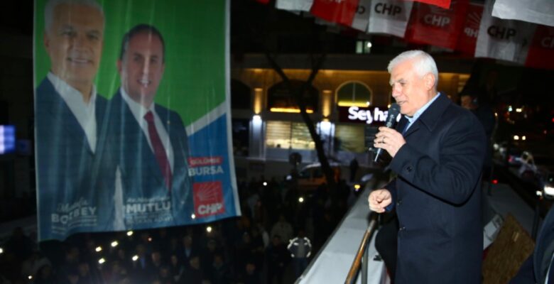 KARARTILAN MEYDANI VATANDAŞ AYDINLATTI