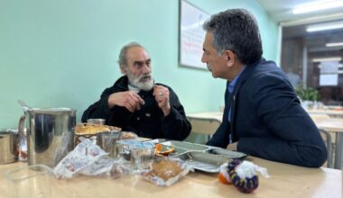 Şükrü Deviren İlk İftarı Aşevinde Yaptı Şükrü Deviren İlk İftarı Aşevinde Yaptı