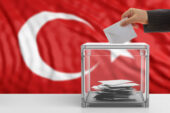TÜRKİYE SANDIK BAŞINDA