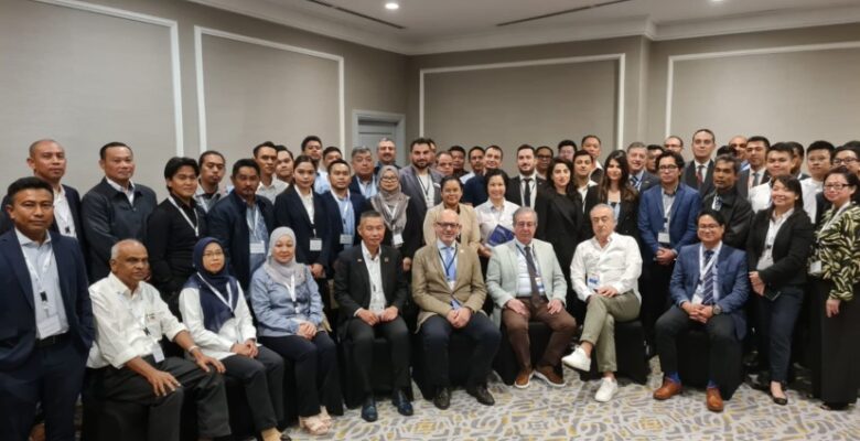 TÜRKİYE OTOMOTİV ENDÜSTRİSİ  ASYA KAPISINI İKİ ÜLKEDEN AÇTI