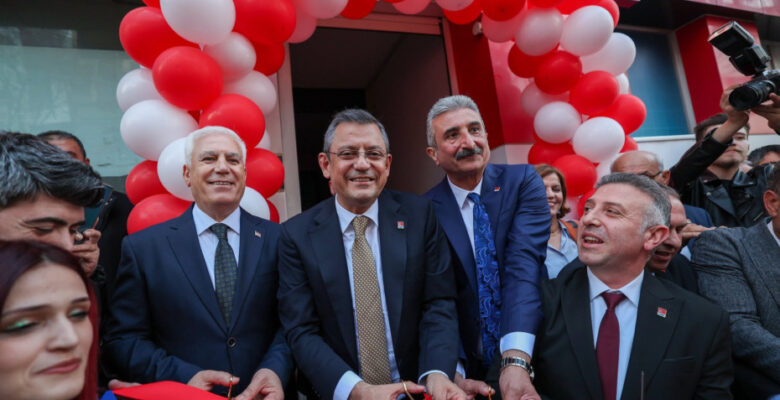 Özgür Özel; “Alinur Aktaş’ı Gönderiyoruz, Mustafa Bozbey’i Getiriyoruz”