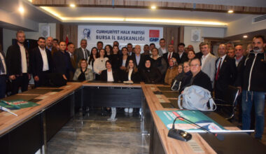CHP BURSA’YA GELECEK PARTİSİ’NDEN KATILAN 750 YENİ ÜYE İÇİN TÖREN