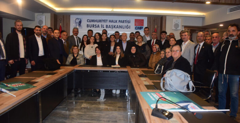 CHP BURSA’YA GELECEK PARTİSİ’NDEN KATILAN 750 YENİ ÜYE İÇİN TÖREN