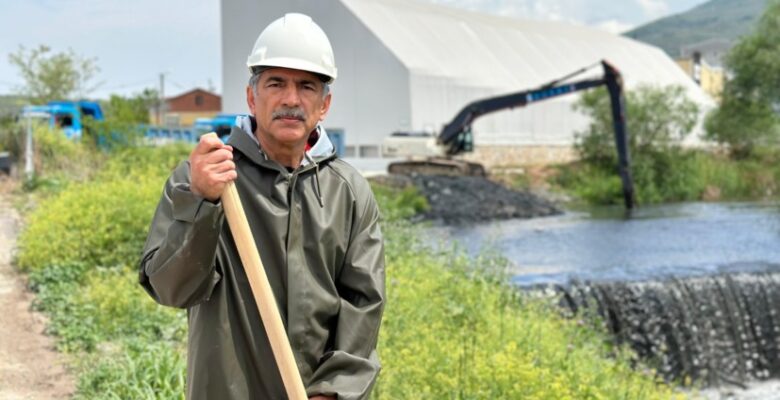 Şükrü Deviren dereye tekrar girdi, “Deremiz daha temiz akacak”