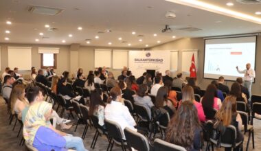 BALKANTÜRKSİAD’DAN DİJİTAL DÖNÜŞÜM ZİRVESİ