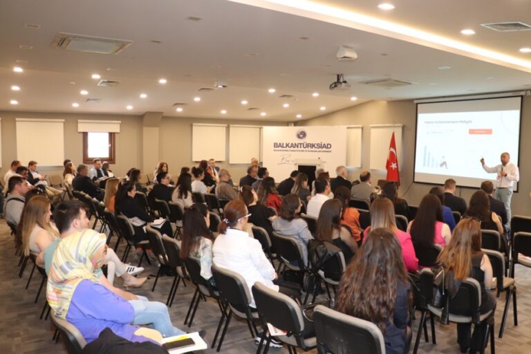 BALKANTÜRKSİAD’DAN DİJİTAL DÖNÜŞÜM ZİRVESİ