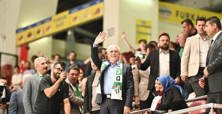 Bursaspor taraftarından Başkan Bozbey’e sevgi seli 