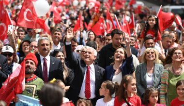 Bursa’da 23 Nisan coşkusu kentin dört bir yanını sardı