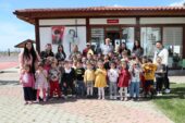 Miniklerden büyüklerimize bayram ziyareti