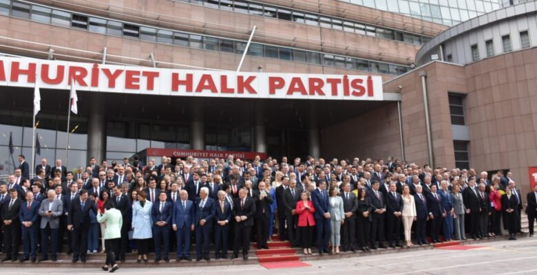 Başkan Şadi Özdemir CHP Yerel Yönetimler Çalıştayı’na katıldı