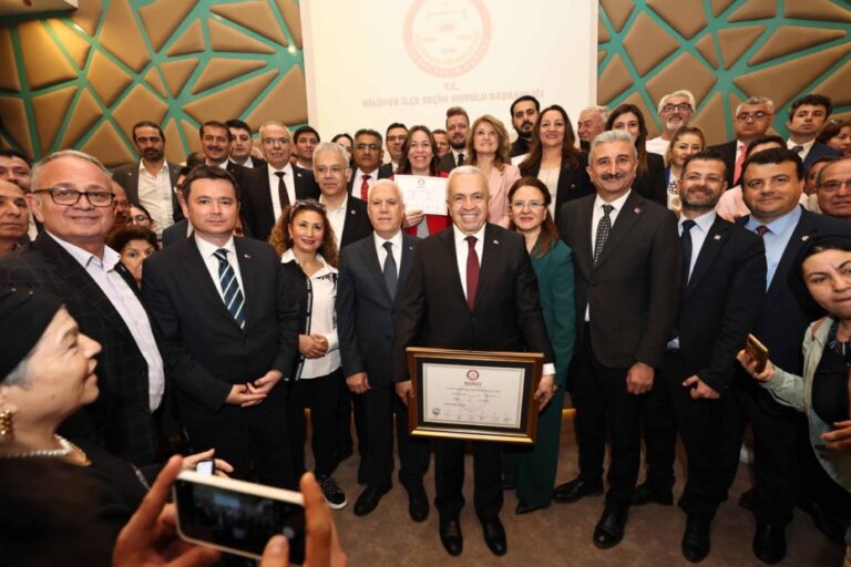 Şadi Özdemir mazbatasını aldı