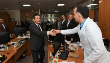 Başkan Aydın mesaiye personeli ziyaret ederek başladı