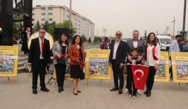   MİMARLAR ODASI BURSA ŞUBESİ ATATÜRK ANITI’NA ÇELENK KOYDU