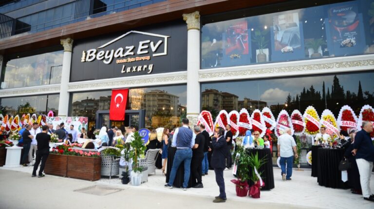 Karbeyaz Ev’e  görkemli açılış