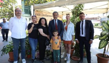 Başkana Gelen Çiçekler Patili Canlar İçin Satışta