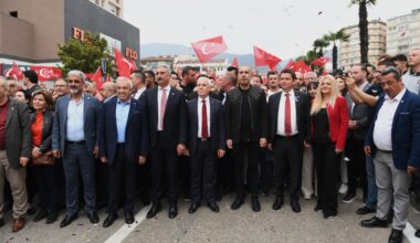 19 Mayıs coşkusu caddelere sığmadı