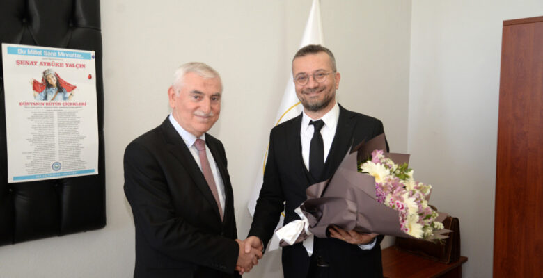 Eğitim Bilimleri Enstitüsü’nde bayrak değişimi