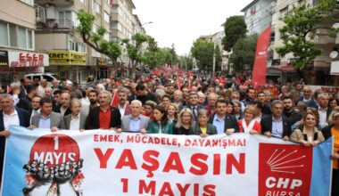 Bursa’da Coşku Dolu 1 Mayıs Kutlaması Bursa’da Coşku Dolu 1 Mayıs Kutlaması