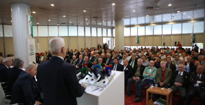 Başkan Bozbey, “Yeni bir sistemle Bursaspor’u ayağa kaldırmalıyız”