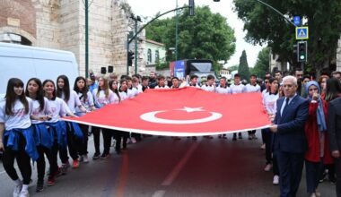 Bursa’da 19 Mayıs coşkusu kortej yürüyüşüyle başladı