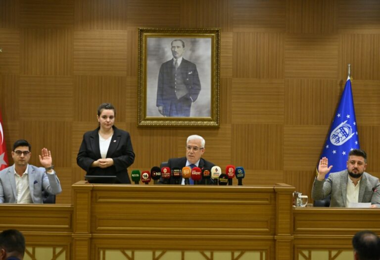 Başkan Bozbey, “Zincir marketlere nüfus kriteri getirmek zorundayız”