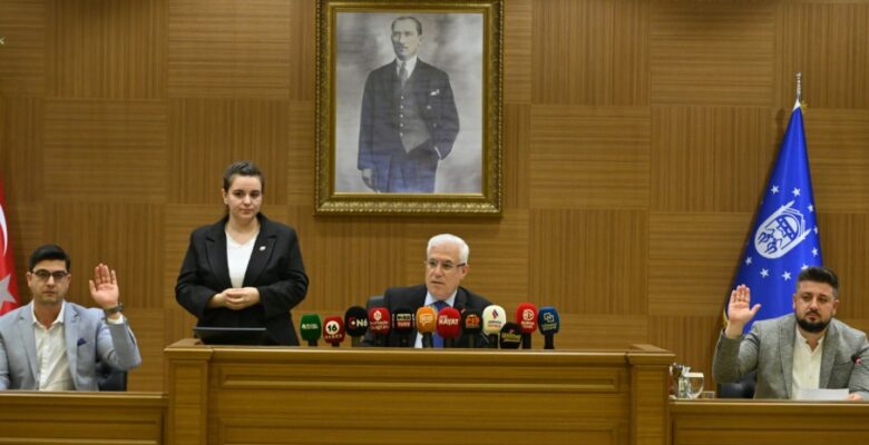 Başkan Bozbey, “Zincir marketlere nüfus kriteri getirmek zorundayız”
