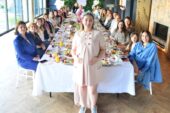 Başak Şen’den renkli  baby shower daveti