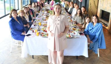 Başak Şen’den renkli  baby shower daveti