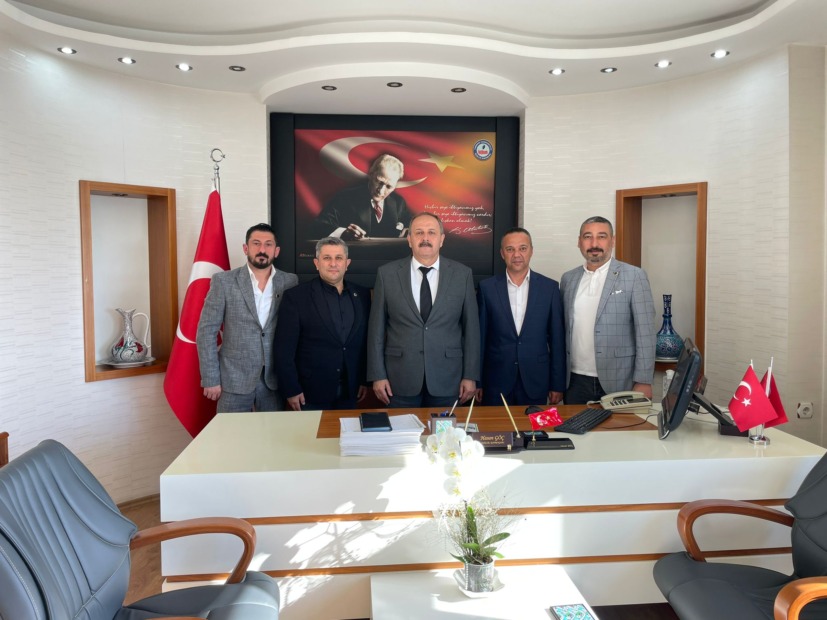 Gemlik Beşiktaş Taraftarları Derneği,Kaymakam Göç’ü Ziyaret Etti