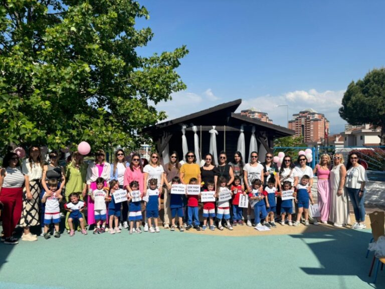Annelerle çocukların eğlenceli buluşması