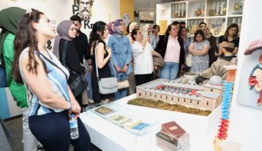 Aile hekimleri önce söyleşi yaptı, sonra tarihte yolculuğa çıktı