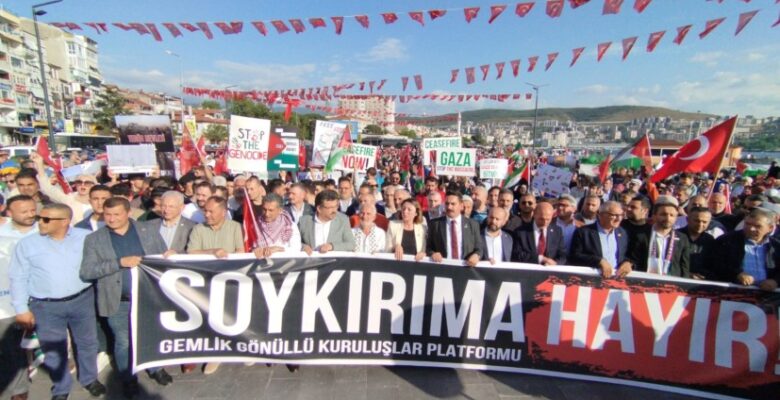 Gemlik’te Gazze’ye Destek Yürüyüşü Yapıldı