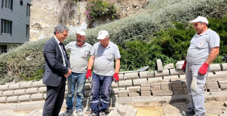 Eski İtfaiye Bayırı’na merdiven kolaylığı