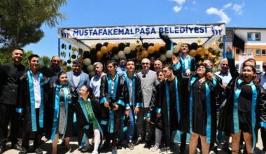 BAŞKAN ERDEM İBN-İ SİNA ÖĞRENCİLERİNİ EN ÖZEL GÜNLERİNDE YALNIZ BIRAKMADI