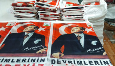 Osmangazi’den vatandaşlara Türk Bayrağı