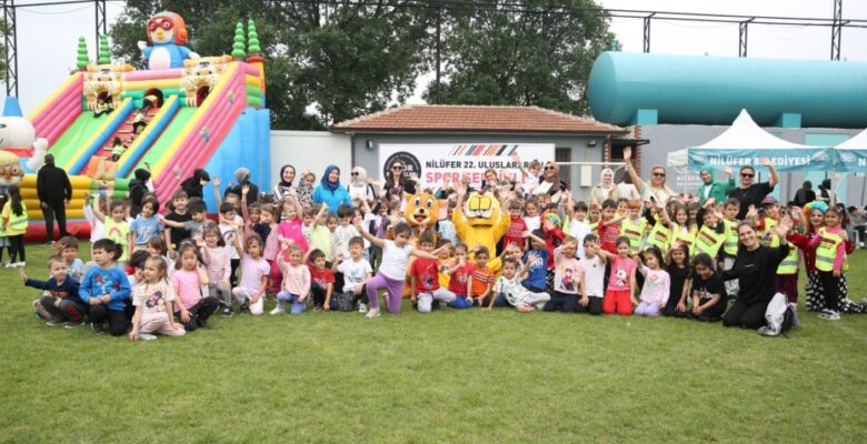 Miniklerin renkli spor şenliği