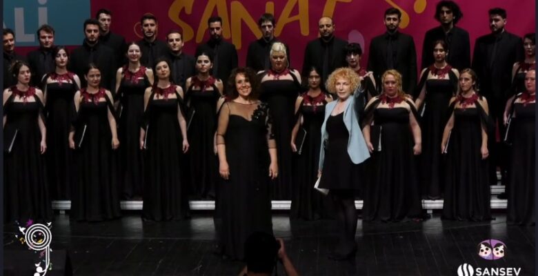 Nilüfer Çoksesli Koro festivale iki ödülle damga vurdu