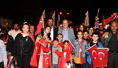 CUMHURİYET GENÇLERİ MUSTAFAKEMALPAŞA’YI AYDINLATTI
