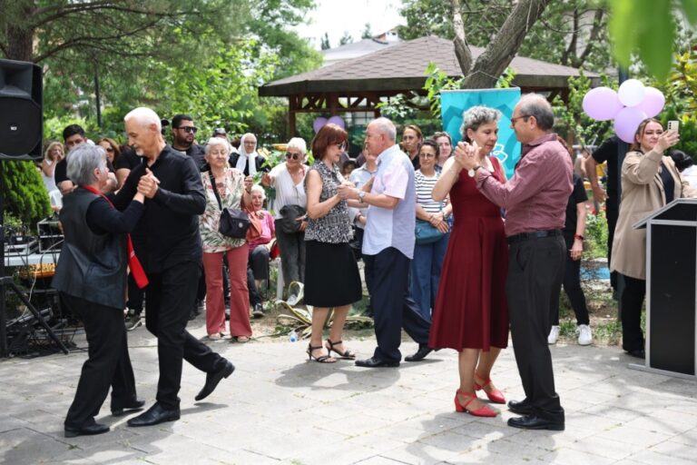 Olgun gençler yetenekleriyle beğeni topladı