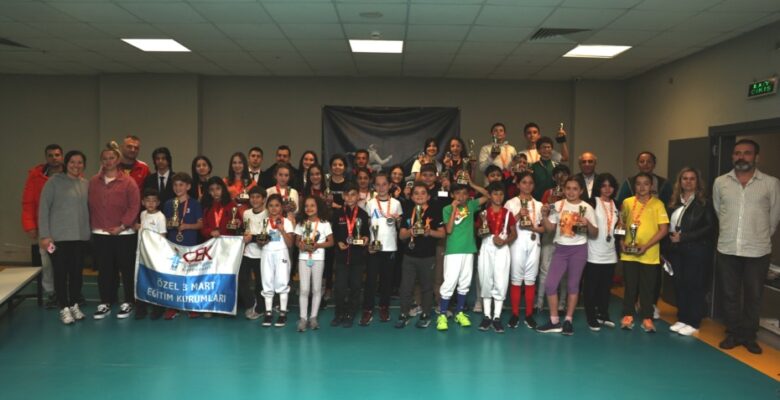Spor şenliklerinde kupa ve madalya heyecanı sürüyor