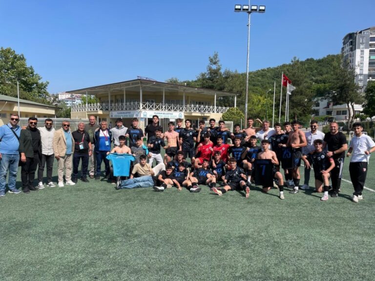 Gemlik Belediyespor U-17 Elit Lig’de şampiyon!