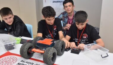 BURSA’DA ULUSAL ROBOT YARIŞMASI BAŞLADI