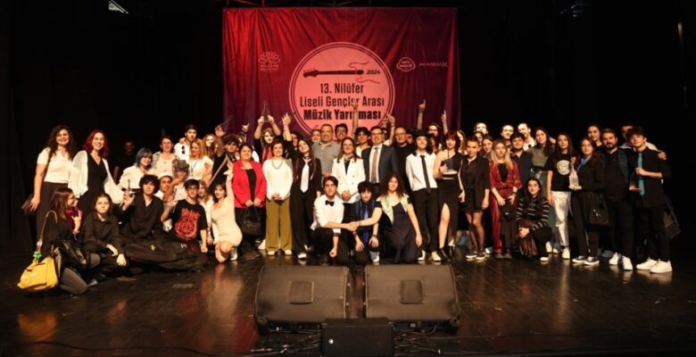 Liseli gençler müzik yetenekleriyle alkışları topladı