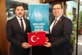 Özgürlüklerini gökyüzüne balon uçurarak kutladılar