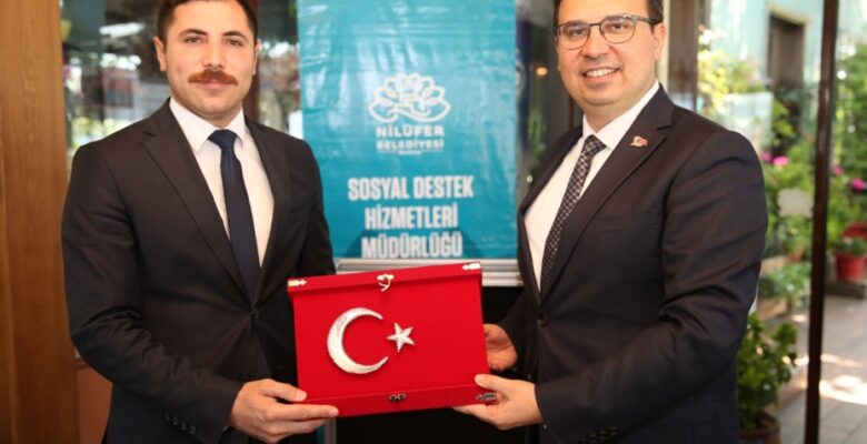 Özgürlüklerini gökyüzüne balon uçurarak kutladılar