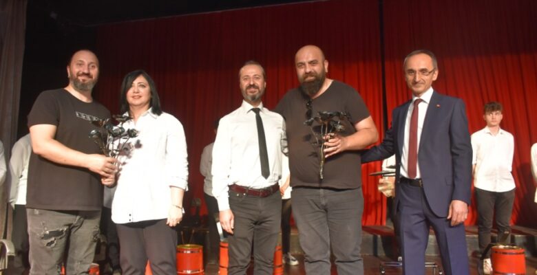  TOPHANE MTAL ÖĞRENCİLERİ ATIK MALZEMELERİ SANATA DÖNÜŞTÜRDÜ