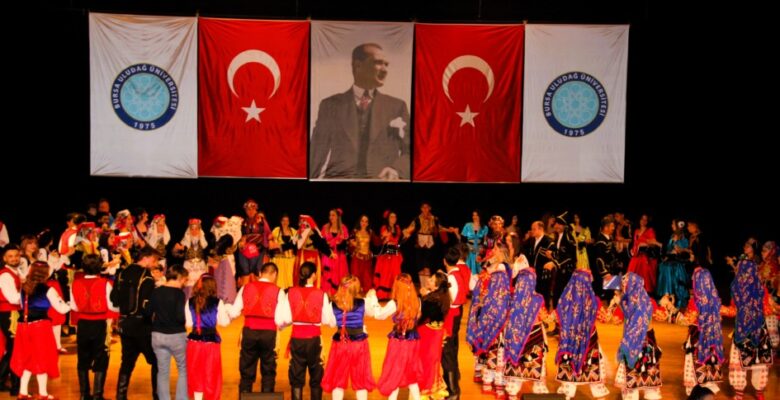 BUÜ’de Halk Dansları Festivali coşkusu