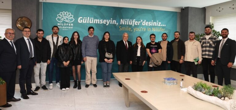 Başkan Şadi Özdemir’den gençlere  “Yanınızdayız” mesajı