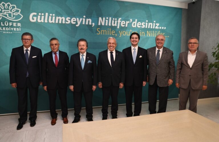 Cavit Çağlar’dan Başkan Şadi Özdemir’e tebrik ziyareti