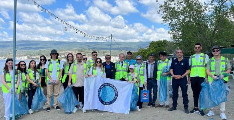 BUÜ’lü öğrencilerden Dünya Çevre Günü’nde örnek etkinlik